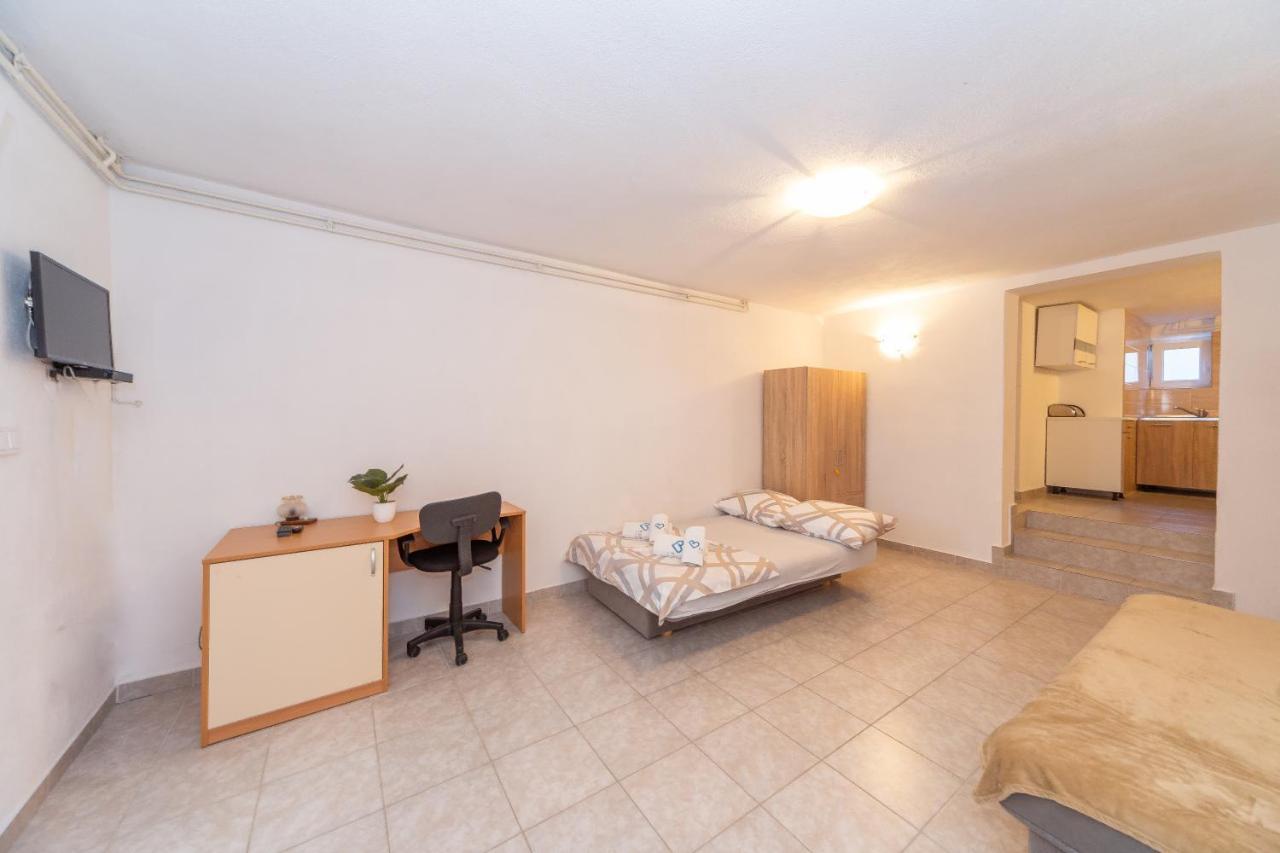 Apartmani Dada Biograd Na Moru Eksteriør bilde