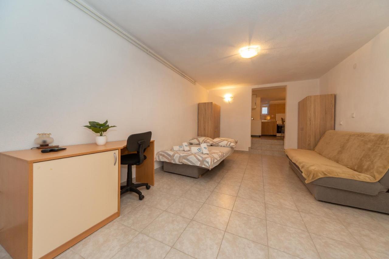 Apartmani Dada Biograd Na Moru Eksteriør bilde