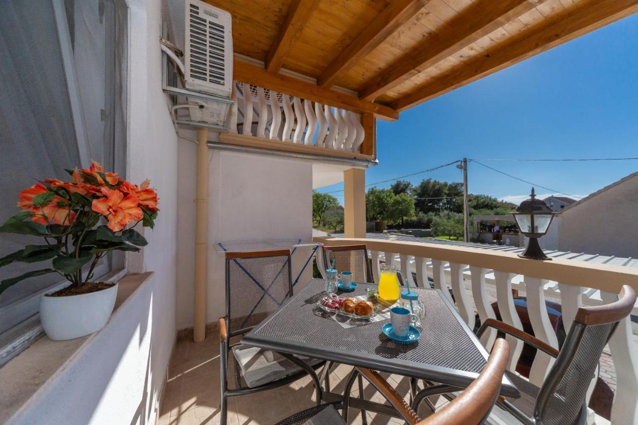 Apartmani Dada Biograd Na Moru Eksteriør bilde