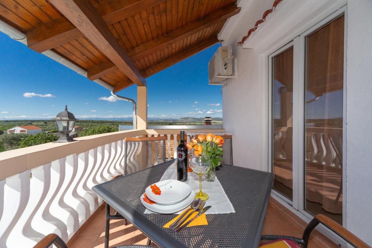 Apartmani Dada Biograd Na Moru Eksteriør bilde