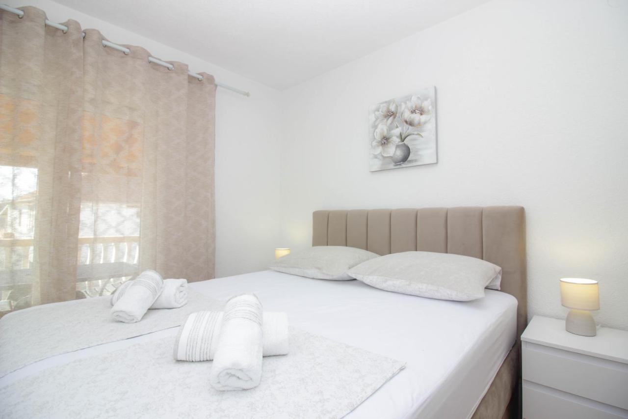 Apartmani Dada Biograd Na Moru Eksteriør bilde